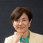 安田結子氏