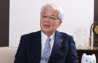 東氏